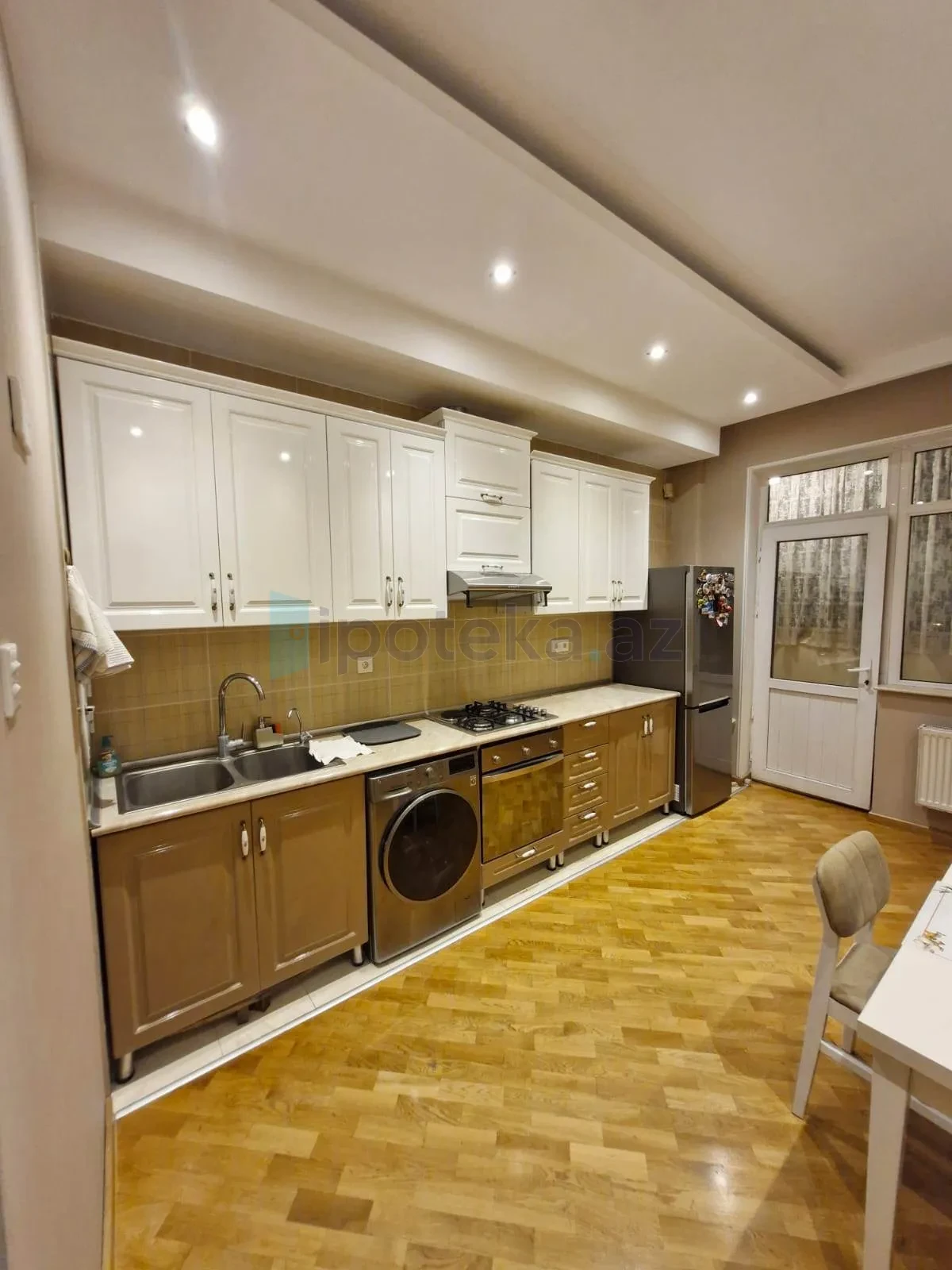 Satılır 2 otaqlı yeni tikili 92 m²