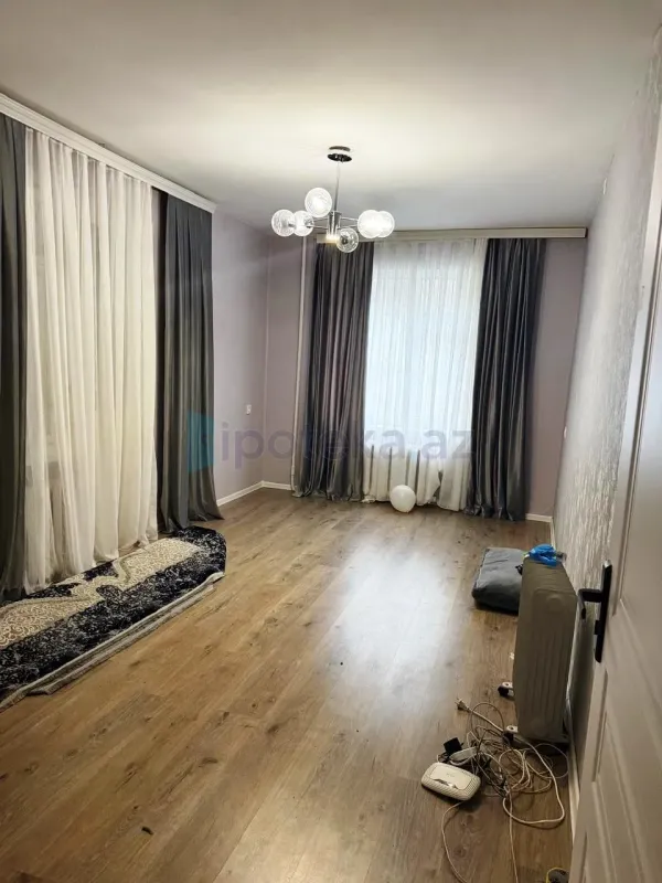 Satılır 2 otaqlı köhnə tikili 70 m²