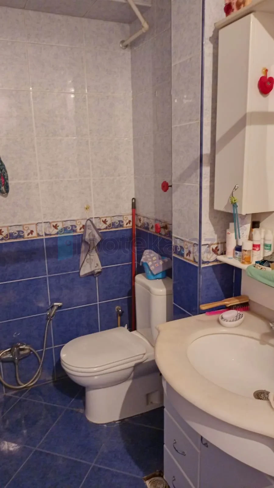 Satılır 3 otaqlı köhnə tikili 90 m²