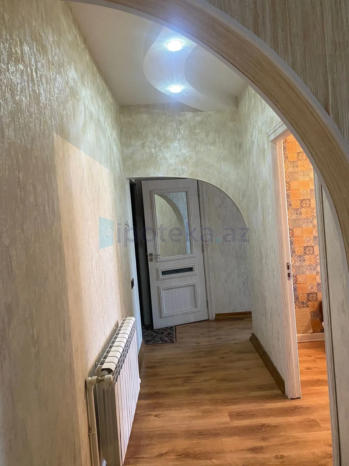 Satılır 3 otaqlı köhnə tikili 70 m²