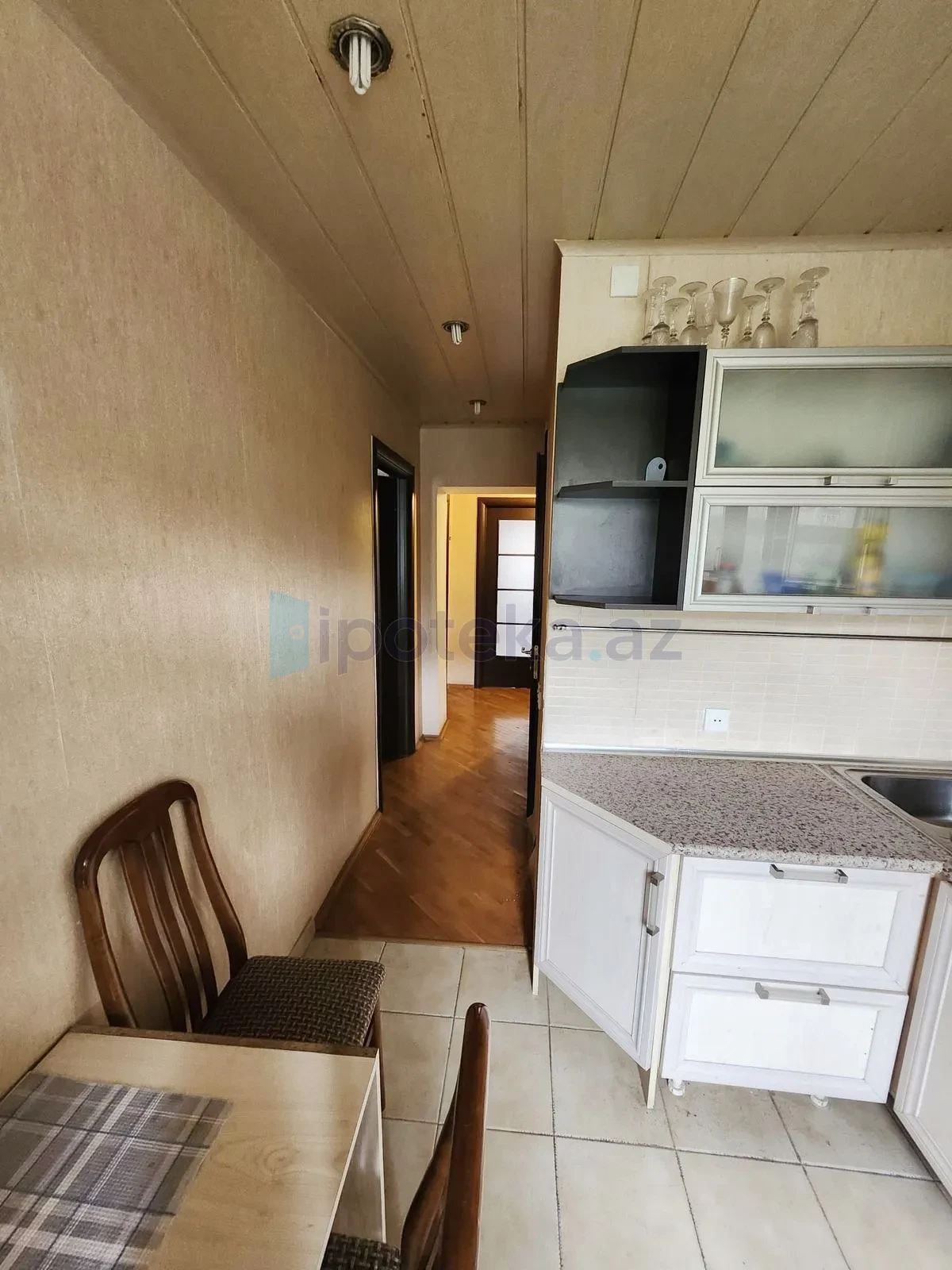 Satılır 3 otaqlı köhnə tikili 90 m²