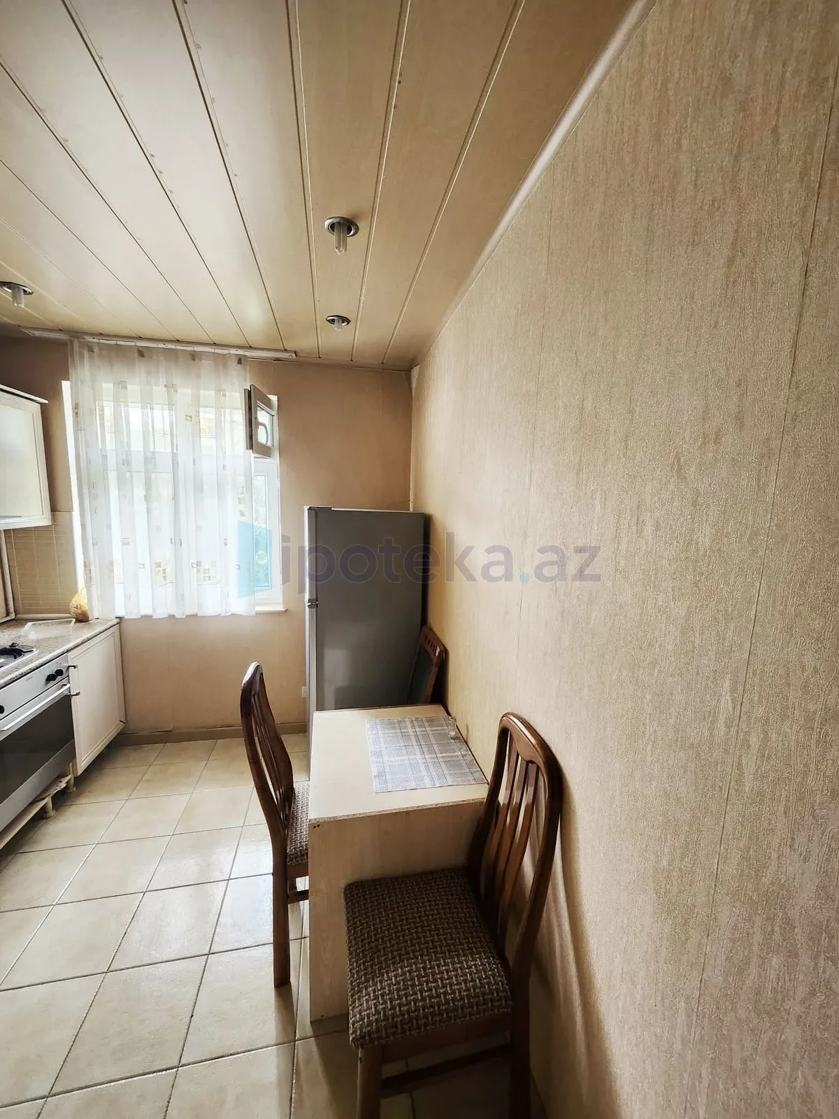 Satılır 3 otaqlı köhnə tikili 90 m²