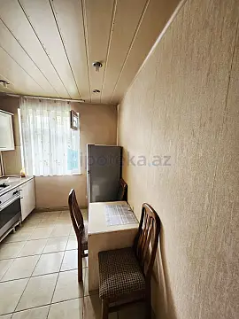 Satılır 3 otaqlı köhnə tikili 90 m²