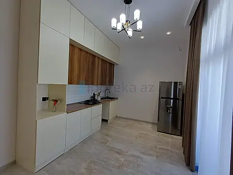 Satılır 4 otaqlı həyət evi 200 m²
