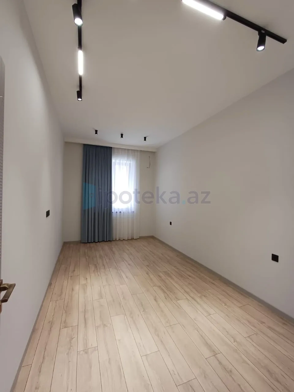 Satılır 4 otaqlı həyət evi 200 m²