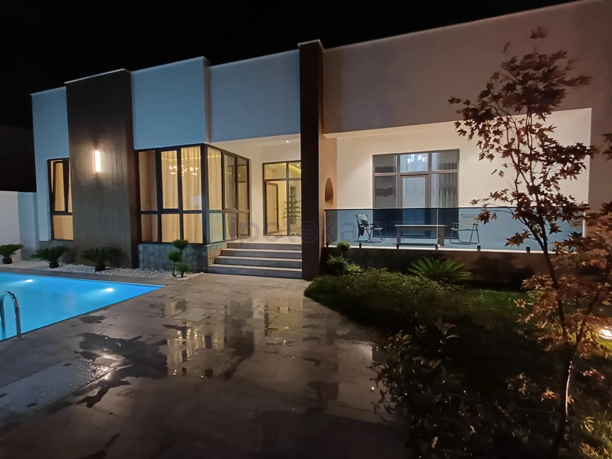 Satılır 4 otaqlı həyət evi 200 m²