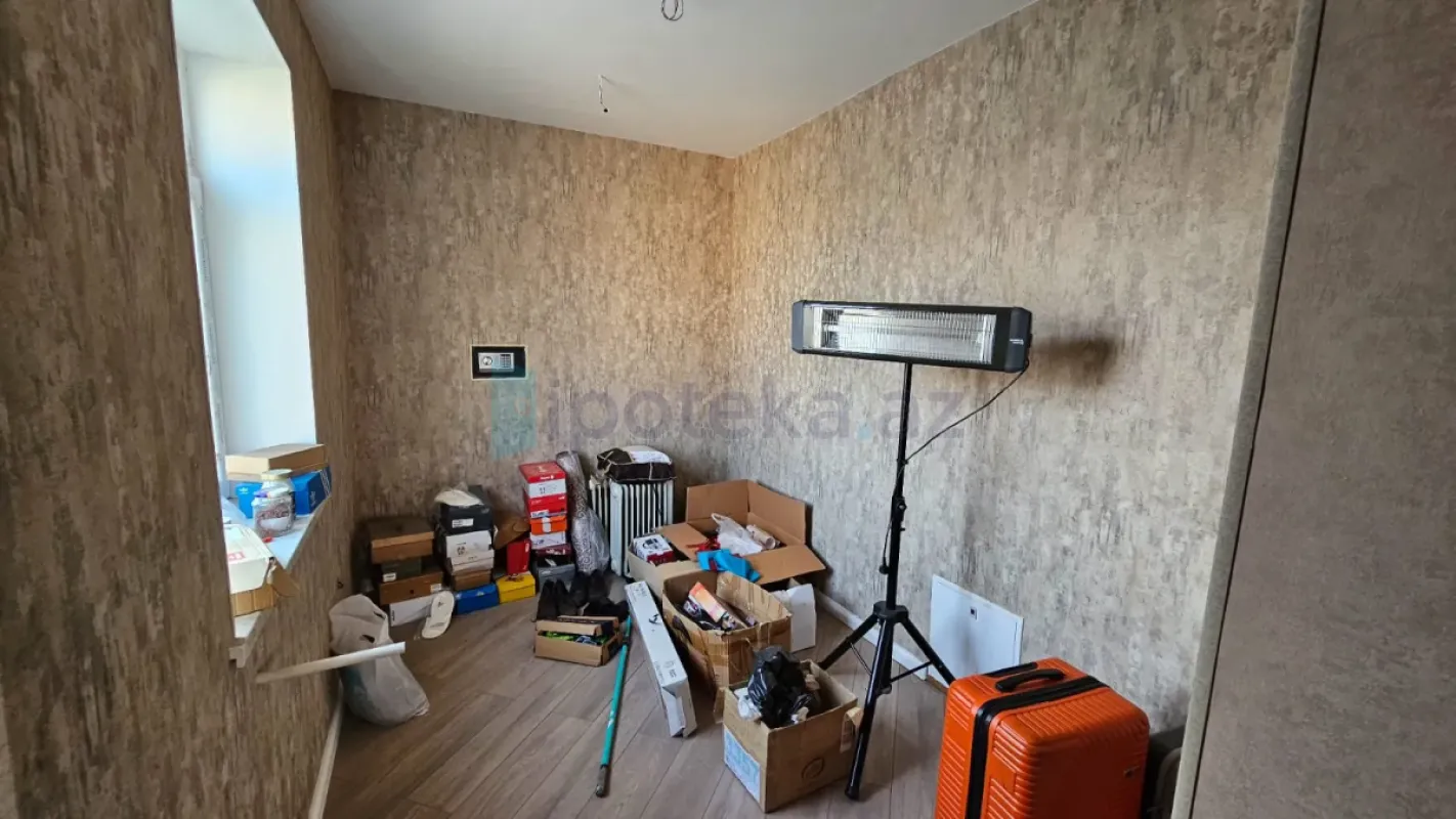 Satılır 5 otaqlı həyət evi 200 m²