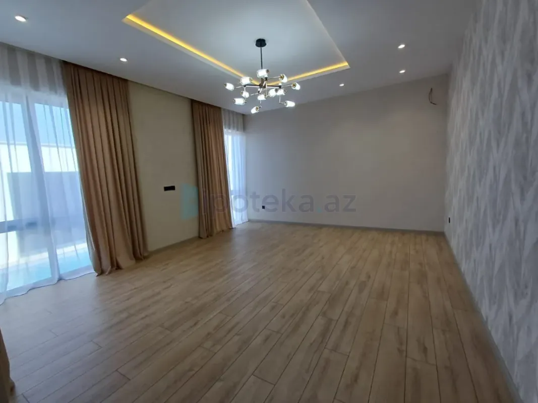 Satılır 4 otaqlı həyət evi 200 m²