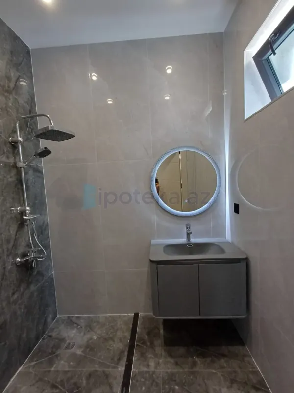 Satılır 4 otaqlı həyət evi 200 m²