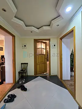 Satılır 6 otaqlı köhnə tikili 150 m²