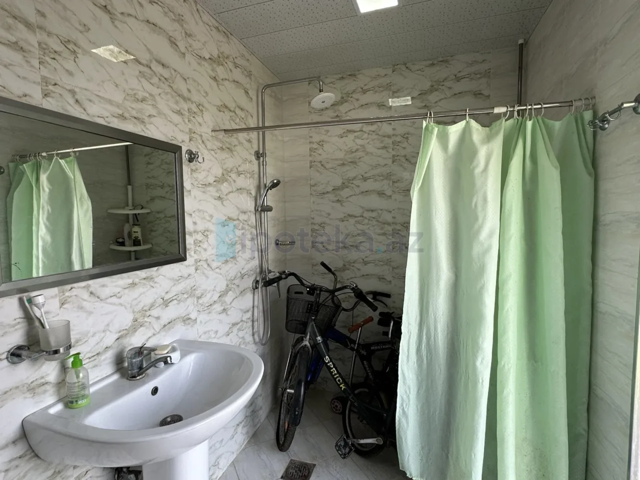 Satılır 5 otaqlı həyət evi 100 m²