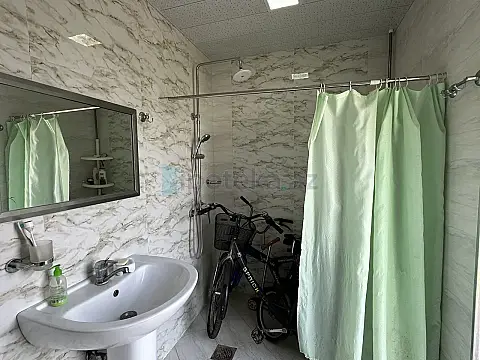 Satılır 5 otaqlı həyət evi 100 m²