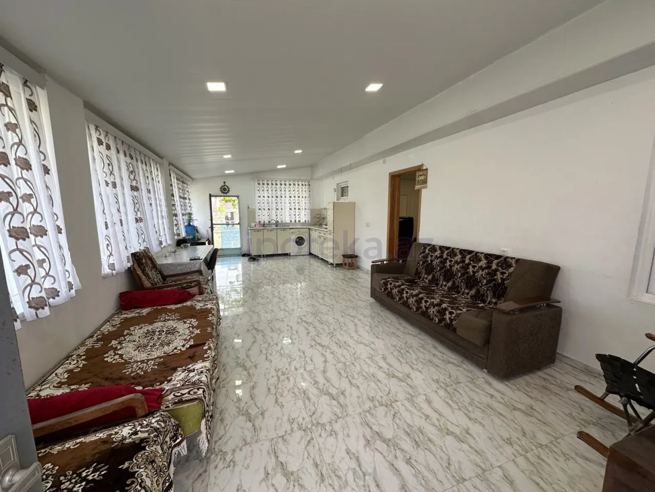 Satılır 5 otaqlı həyət evi 100 m²