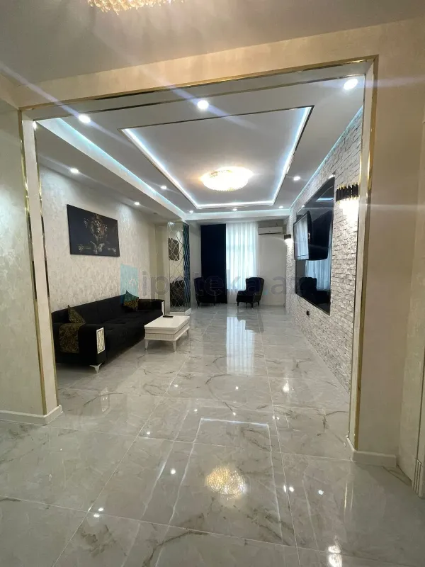 Satılır 3 otaqlı köhnə tikili 98 m²