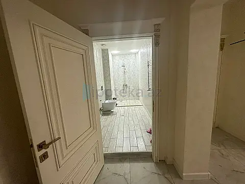 Satılır 3 otaqlı köhnə tikili 98 m²