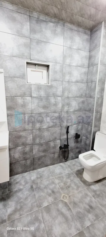 Satılır 5 otaqlı həyət evi 220 m²