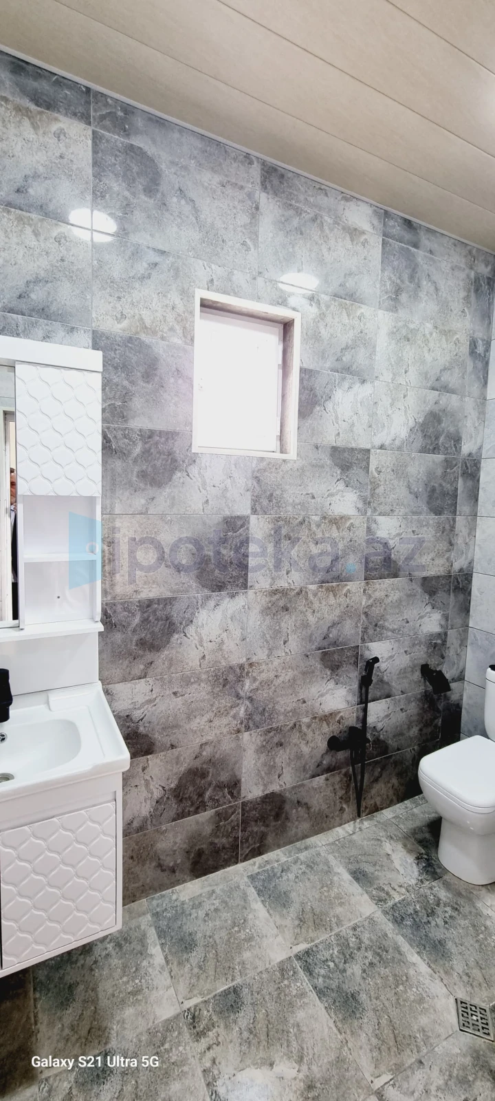 Satılır 5 otaqlı həyət evi 220 m²
