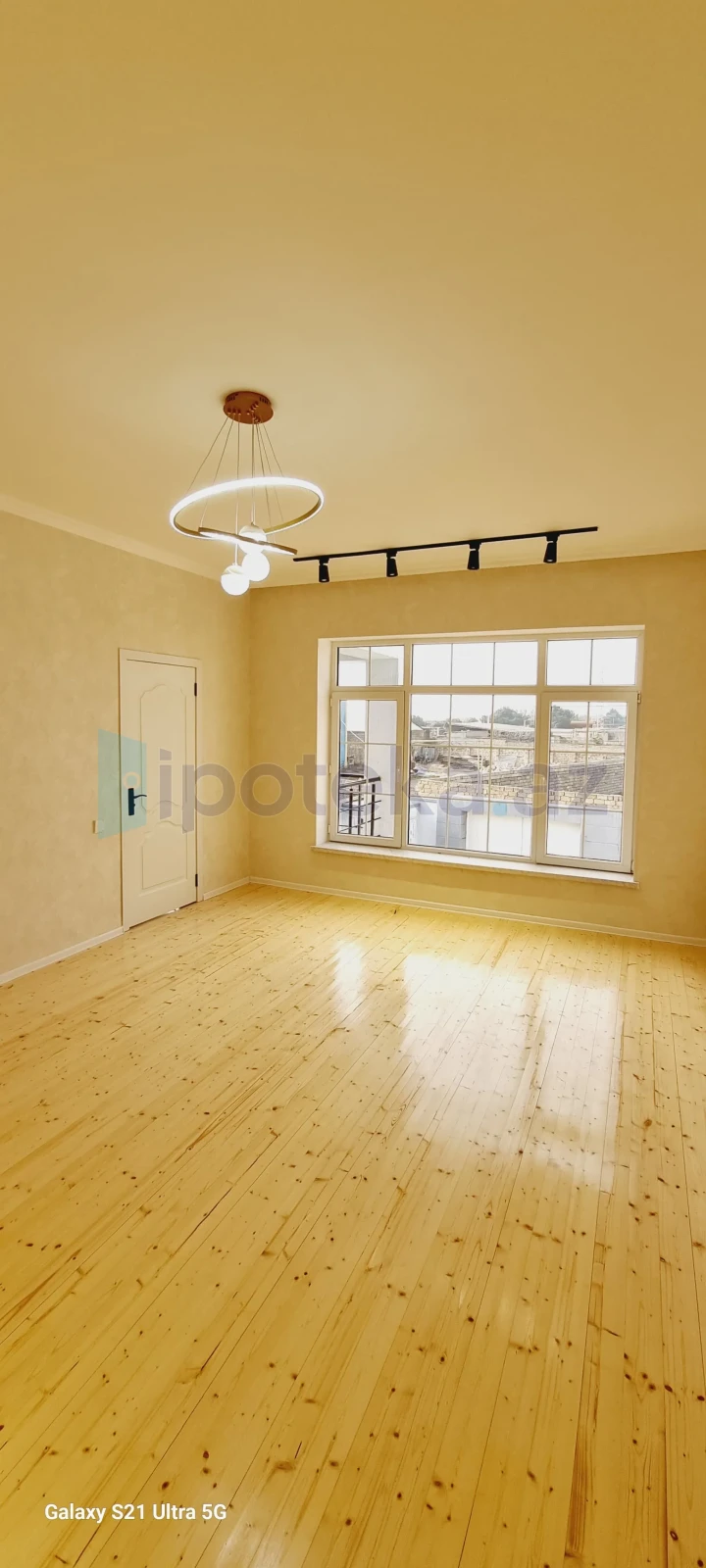 Satılır 5 otaqlı həyət evi 220 m²