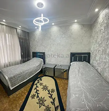 Satılır 4 otaqlı köhnə tikili 125 m²