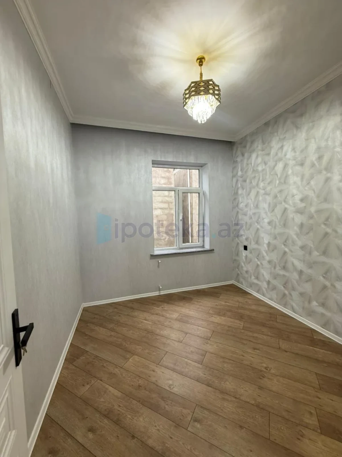 Satılır 5 otaqlı həyət evi 180 m²