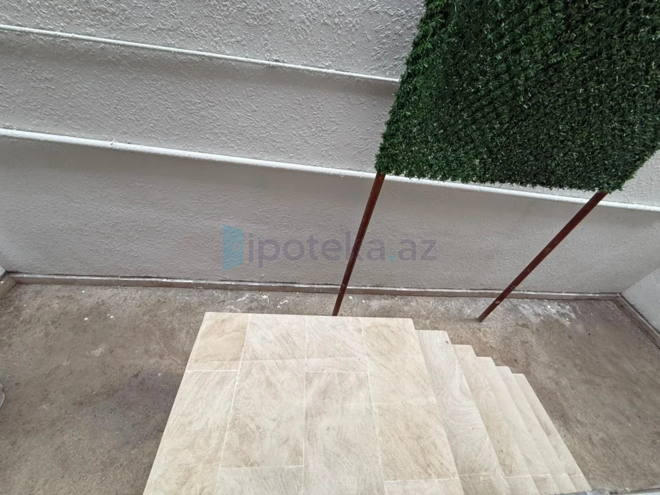 Satılır 5 otaqlı həyət evi 180 m²