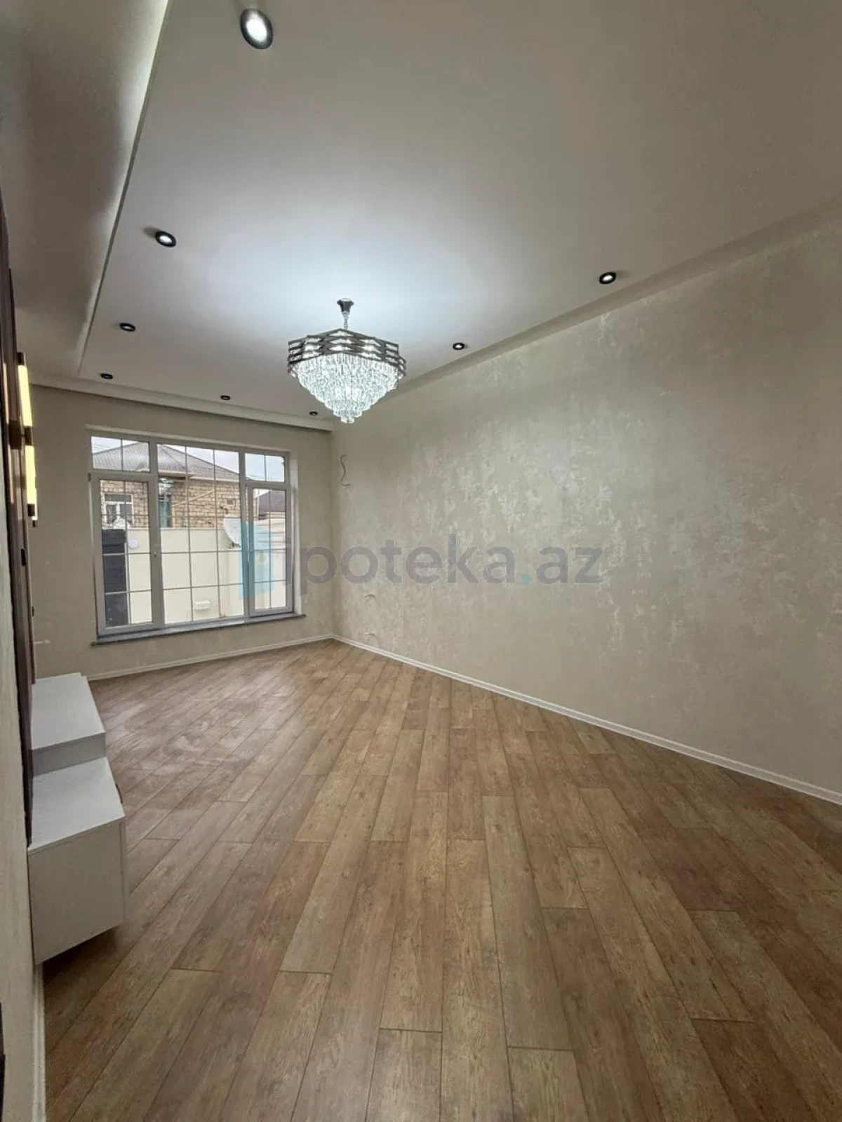 Satılır 5 otaqlı həyət evi 180 m²