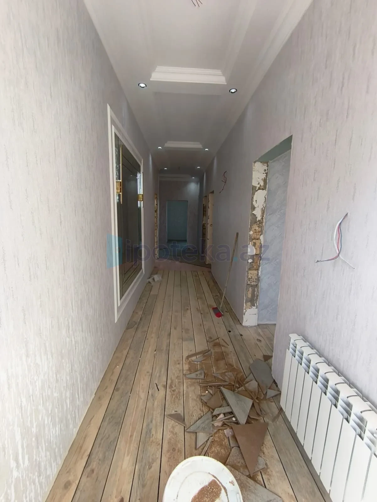 Satılır 5 otaqlı həyət evi 220 m²