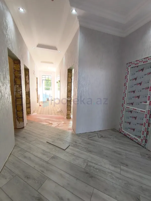 Satılır 5 otaqlı həyət evi 220 m²
