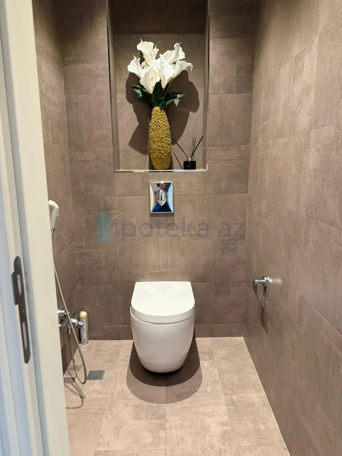 Satılır 3 otaqlı yeni tikili 115 m²