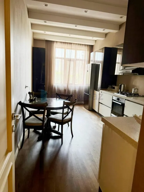 Satılır 3 otaqlı yeni tikili 115 m²
