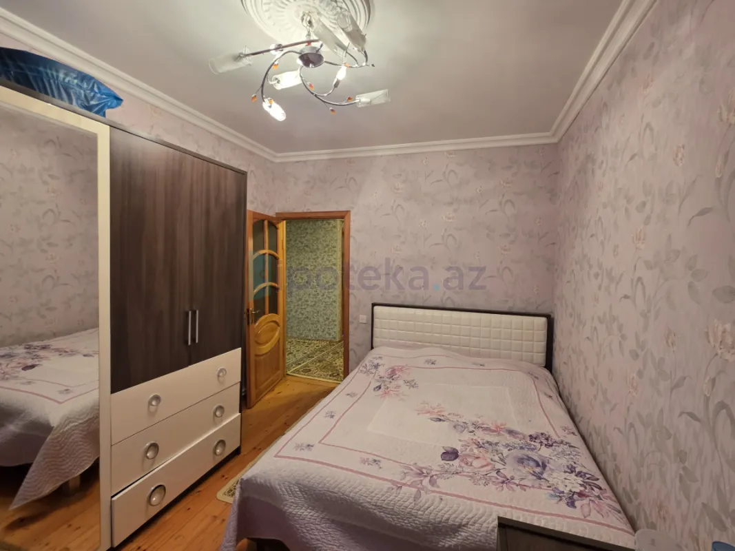 Satılır 3 otaqlı köhnə tikili 80 m²