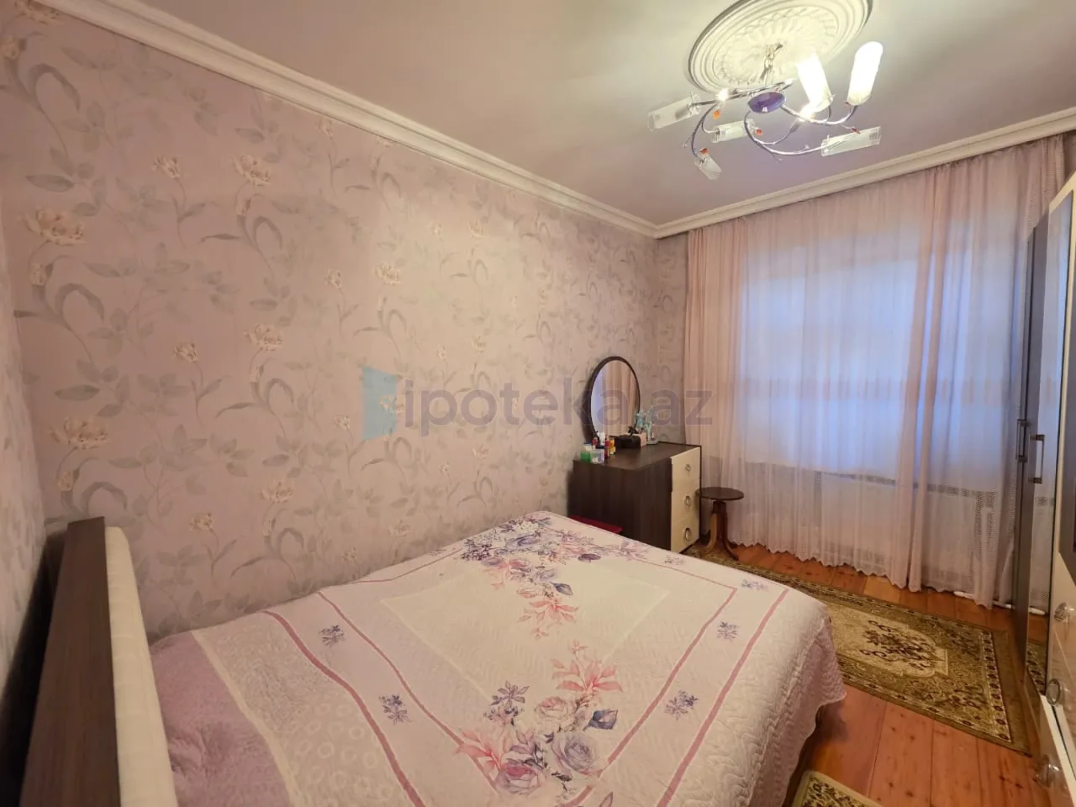 Satılır 3 otaqlı köhnə tikili 80 m²