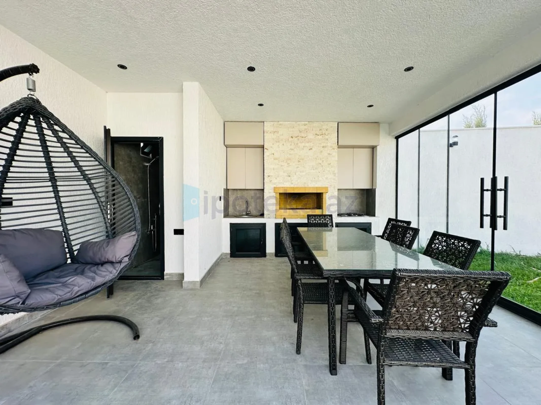 Satılır 4 otaqlı mənzil 160 m²