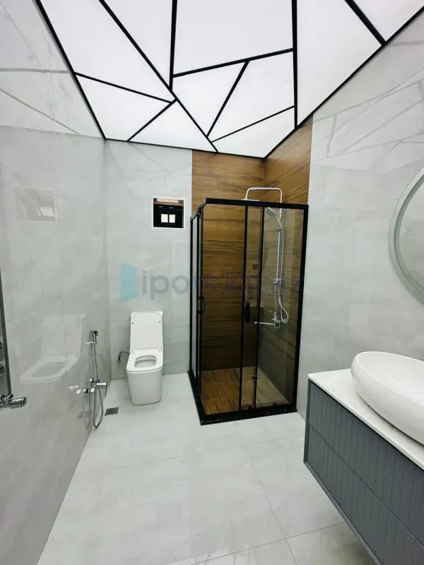 Satılır 4 otaqlı mənzil 160 m²