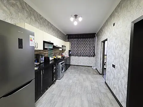 Satılır 6 otaqlı mənzil 350 m²