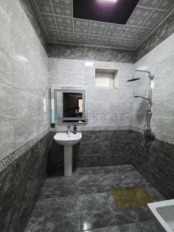 Satılır 6 otaqlı mənzil 350 m²