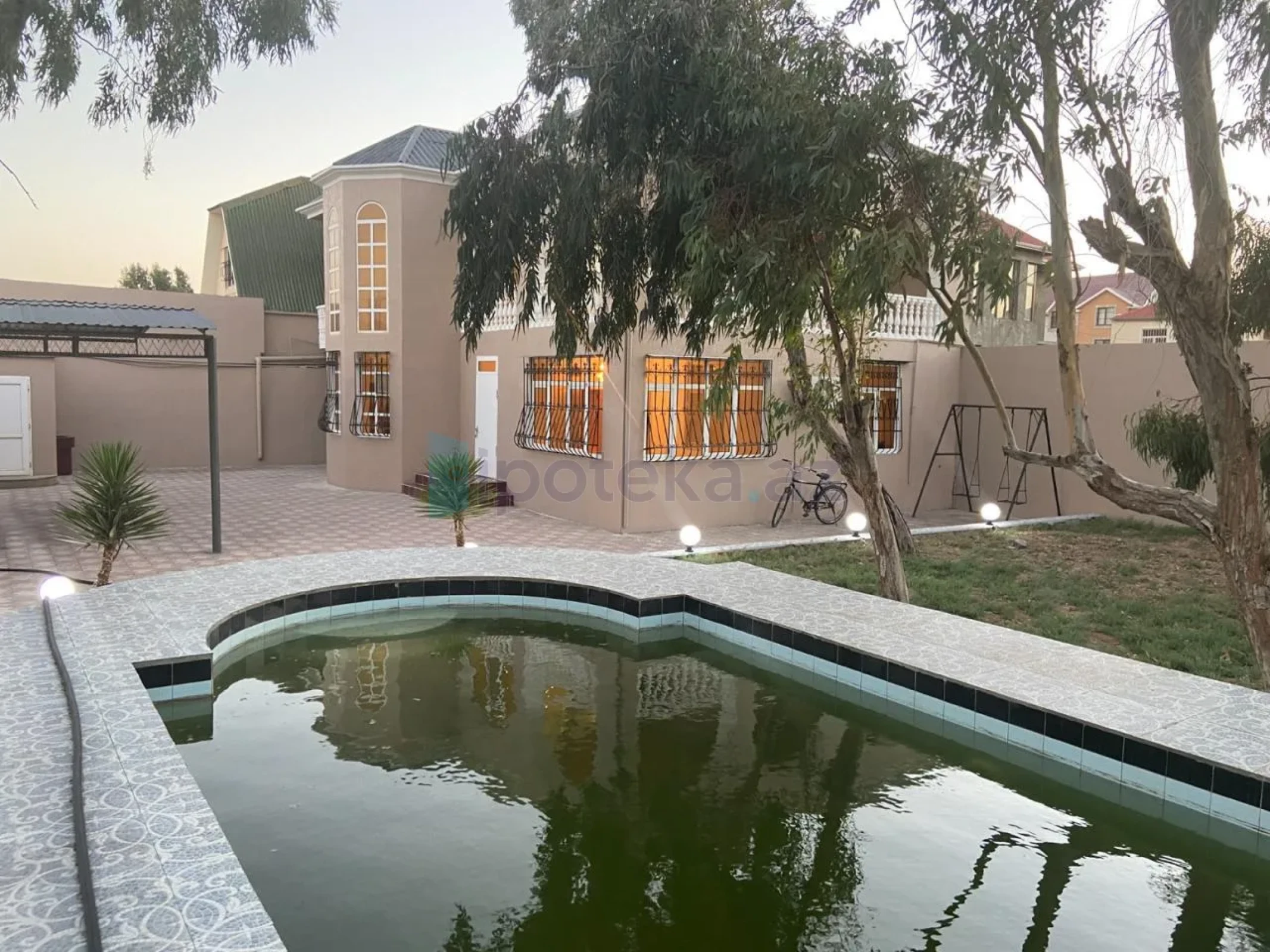 Satılır 4 otaqlı həyət evi 160 m²