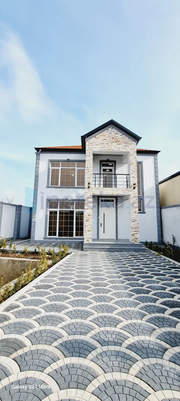 Satılır 5 otaqlı həyət evi 220 m²