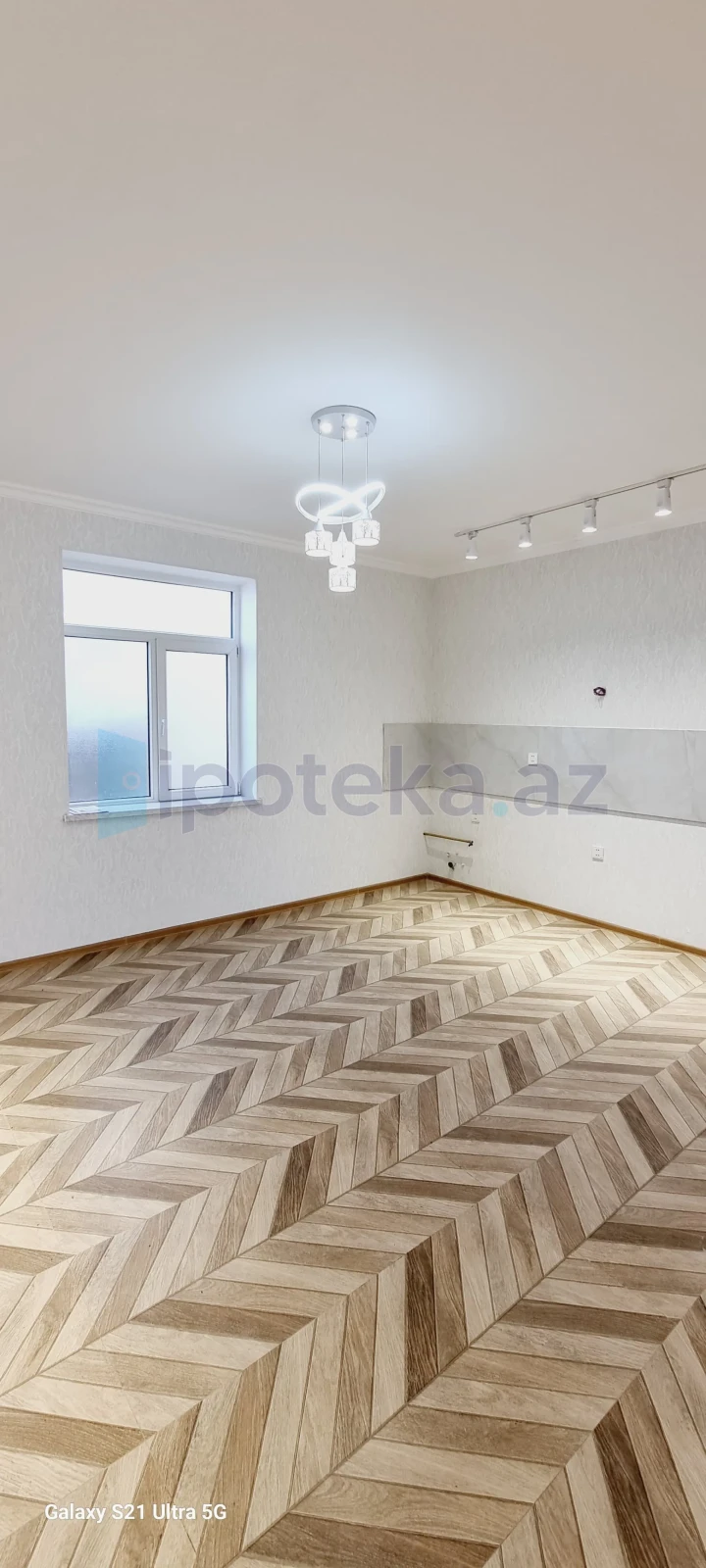 Satılır 5 otaqlı həyət evi 220 m²