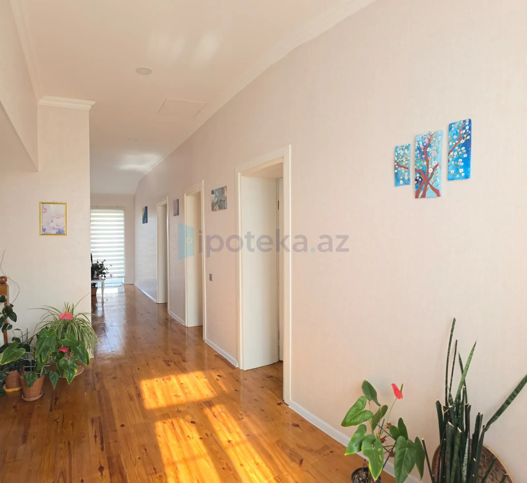 Satılır 5 otaqlı mənzil 200 m²