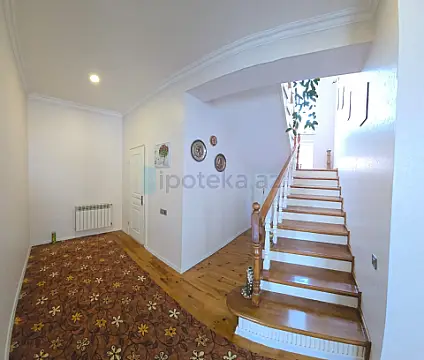 Satılır 5 otaqlı mənzil 200 m²