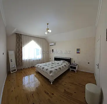 Satılır 5 otaqlı mənzil 200 m²