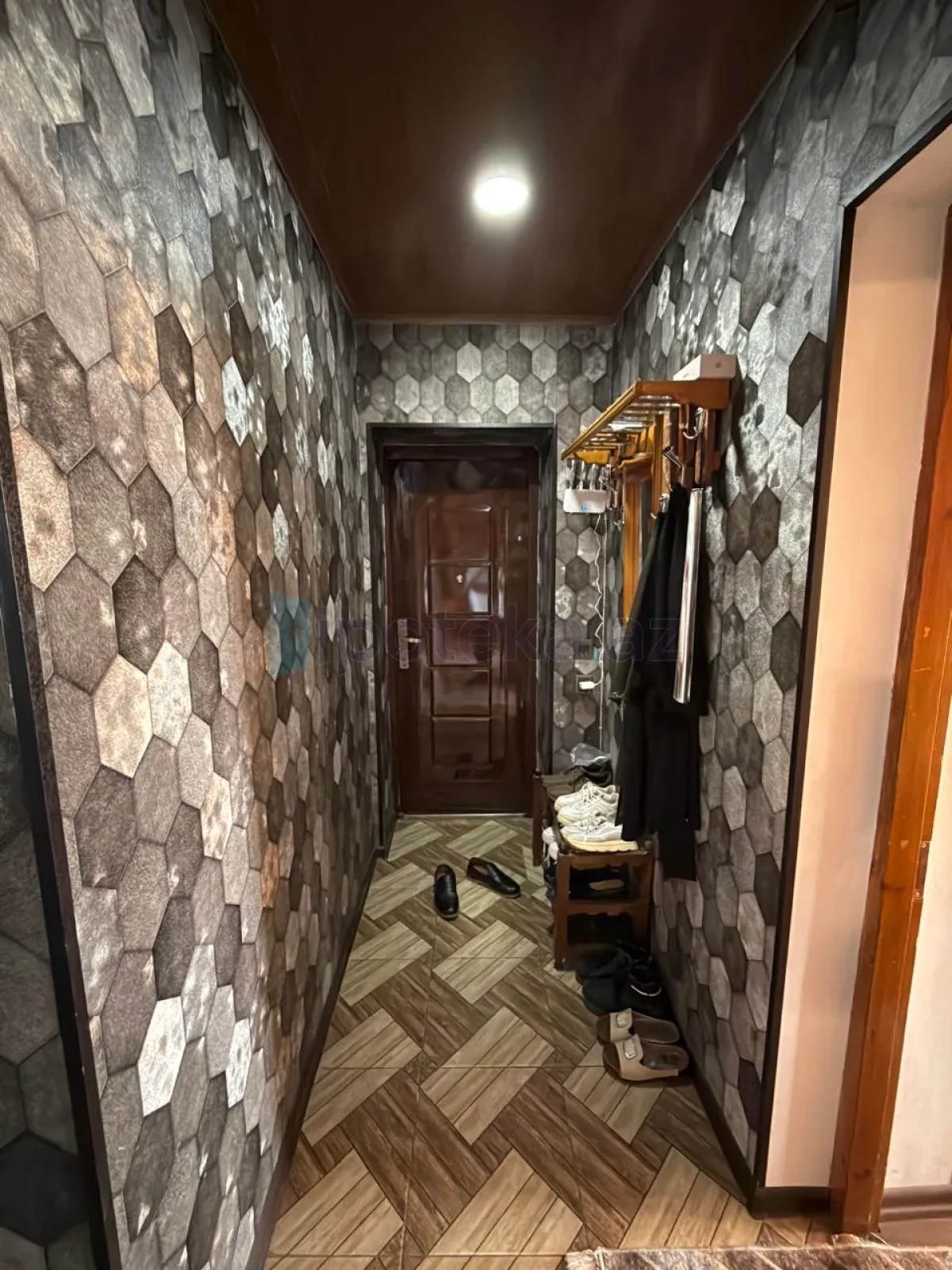 Satılır 3 otaqlı köhnə tikili 75 m²