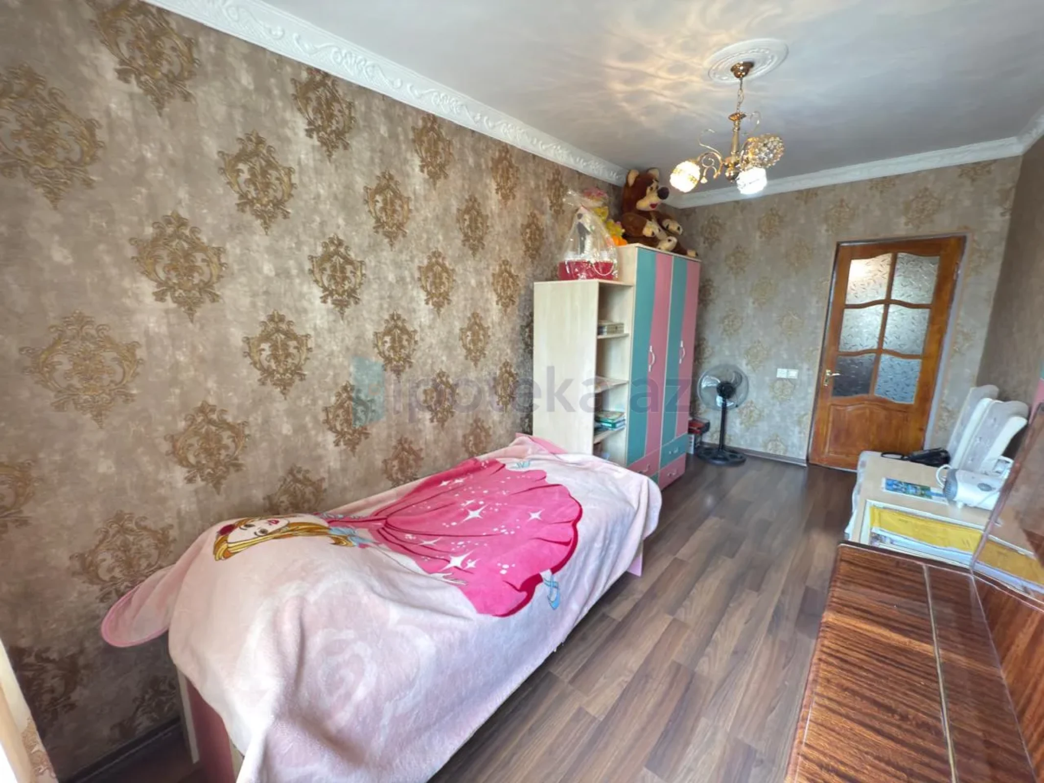 Satılır 3 otaqlı köhnə tikili 75 m²