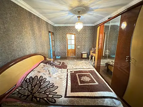 Satılır 3 otaqlı köhnə tikili 75 m²