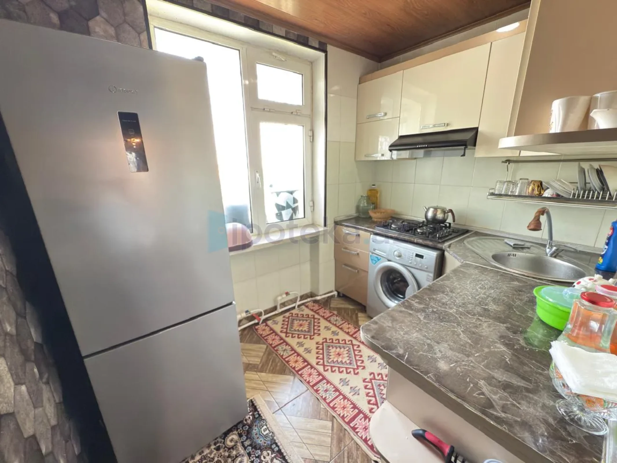 Satılır 3 otaqlı köhnə tikili 75 m²