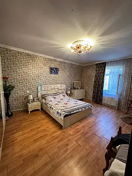 Satılır 6 otaqlı həyət evi 400 m²