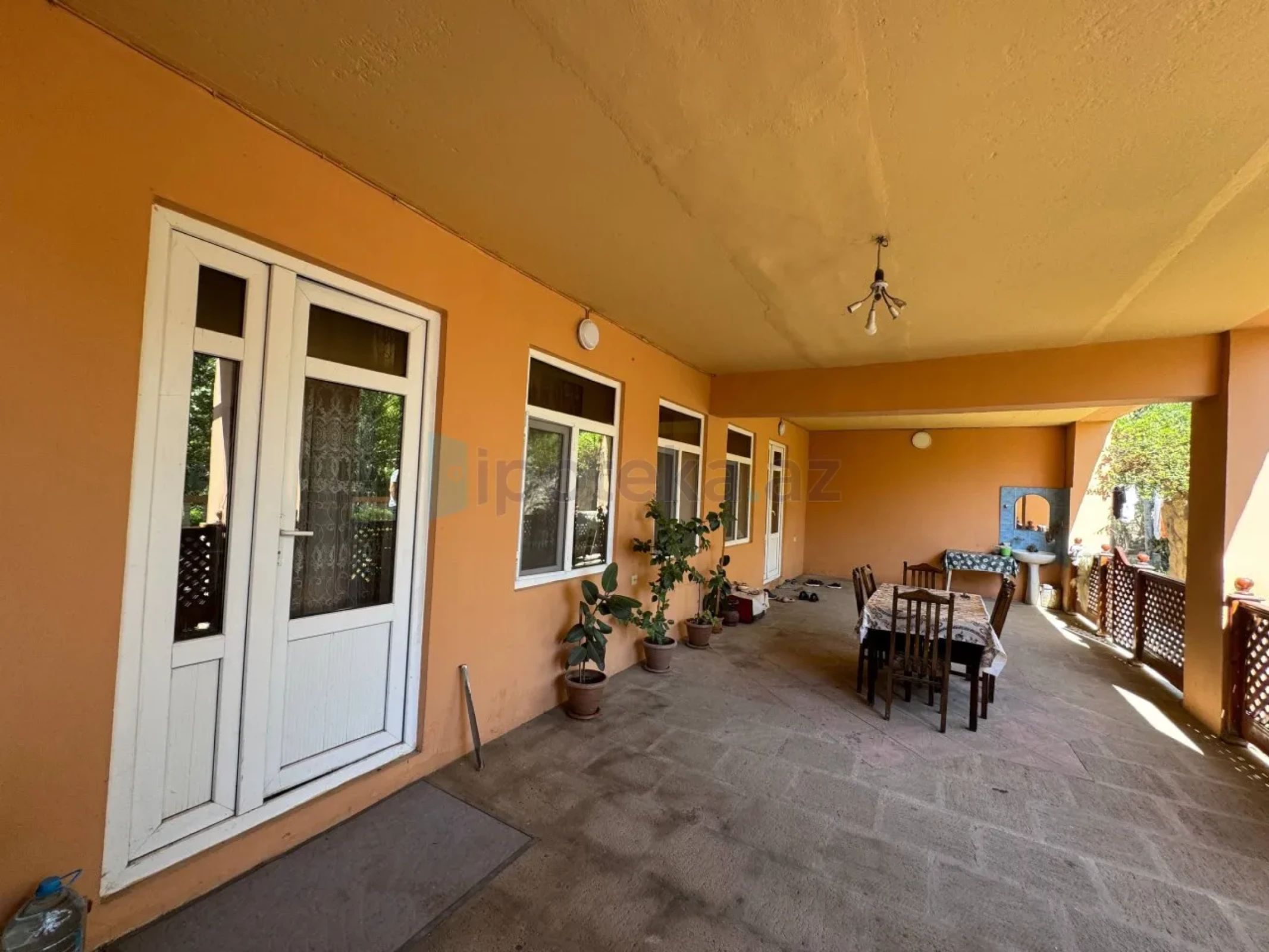 Satılır 6 otaqlı həyət evi 400 m²