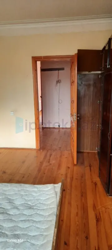 Satılır 2 otaqlı köhnə tikili 52 m²