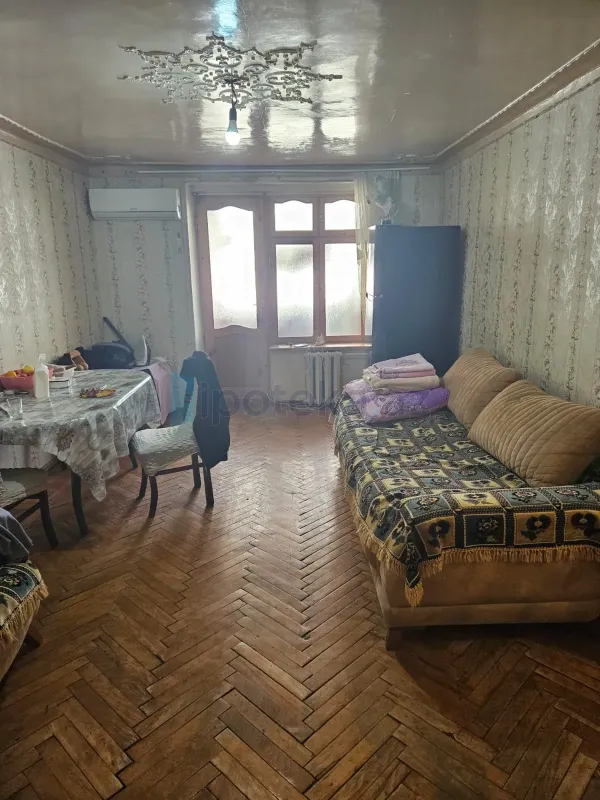 Satılır 2 otaqlı köhnə tikili 42 m²